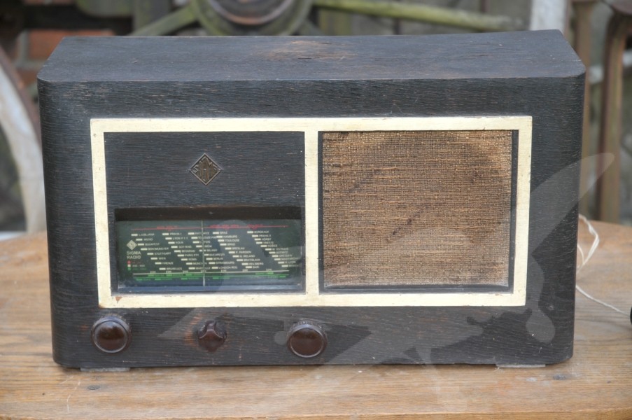 Starožitné rádio Sigma