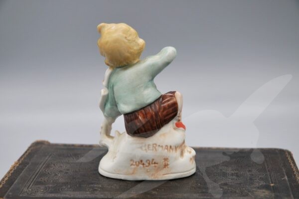 Starožitná porcelánová soška chlapec s houslemi Germany - Image 2