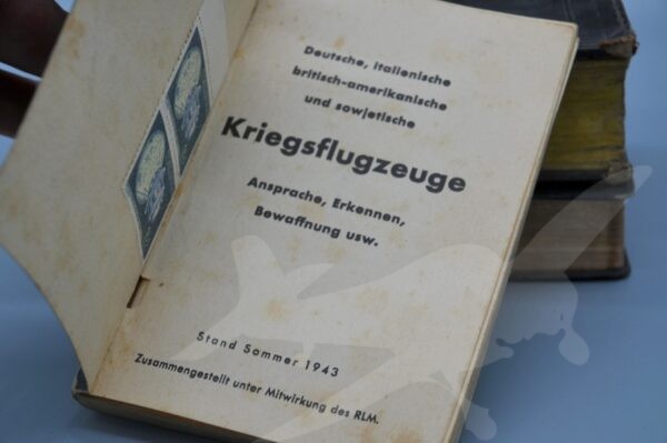 Knížka Kriegsflugzeuge 1943 - válečná letadla - Image 3