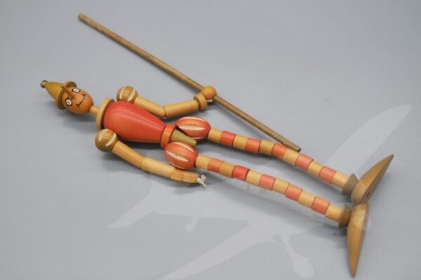 Dlouhý široký a bystrozraký Schowanek - dřevěné figurky - Image 2