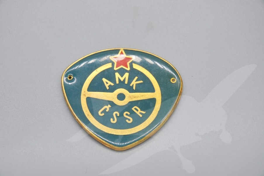 Plaketa AMK ČSSR - na mřížku chladiče