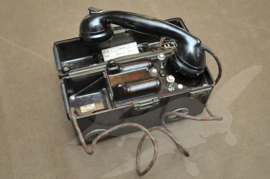 Vojenský polní telefon ČSLA TP-25