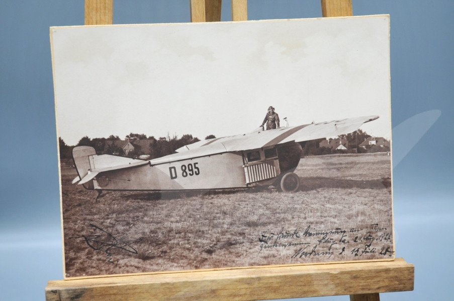 Velká kartónová fotografie Dornier D895 podpis pilota