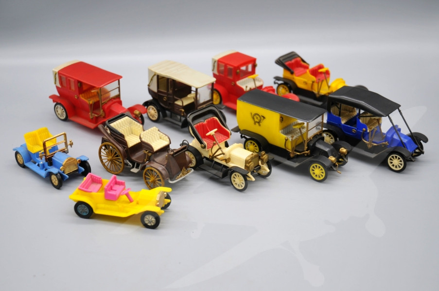 Autíčka ČSSR Igra a Směr Oldtimer 10 ks.
