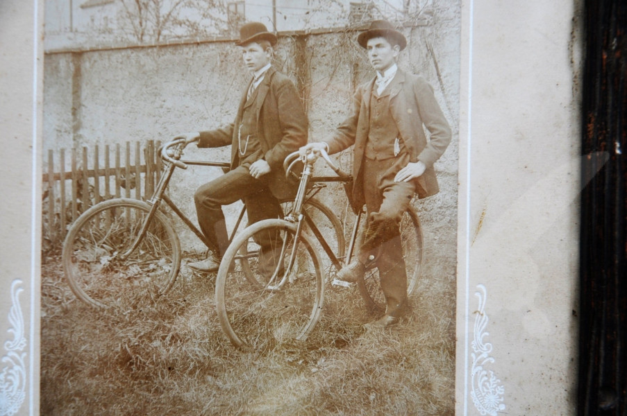 2x starožitné kolo smutná řídítka - fotografie