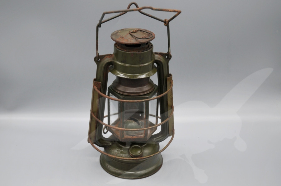 Vojenská petrolejová lampa Meva 863 ČSLA 1955